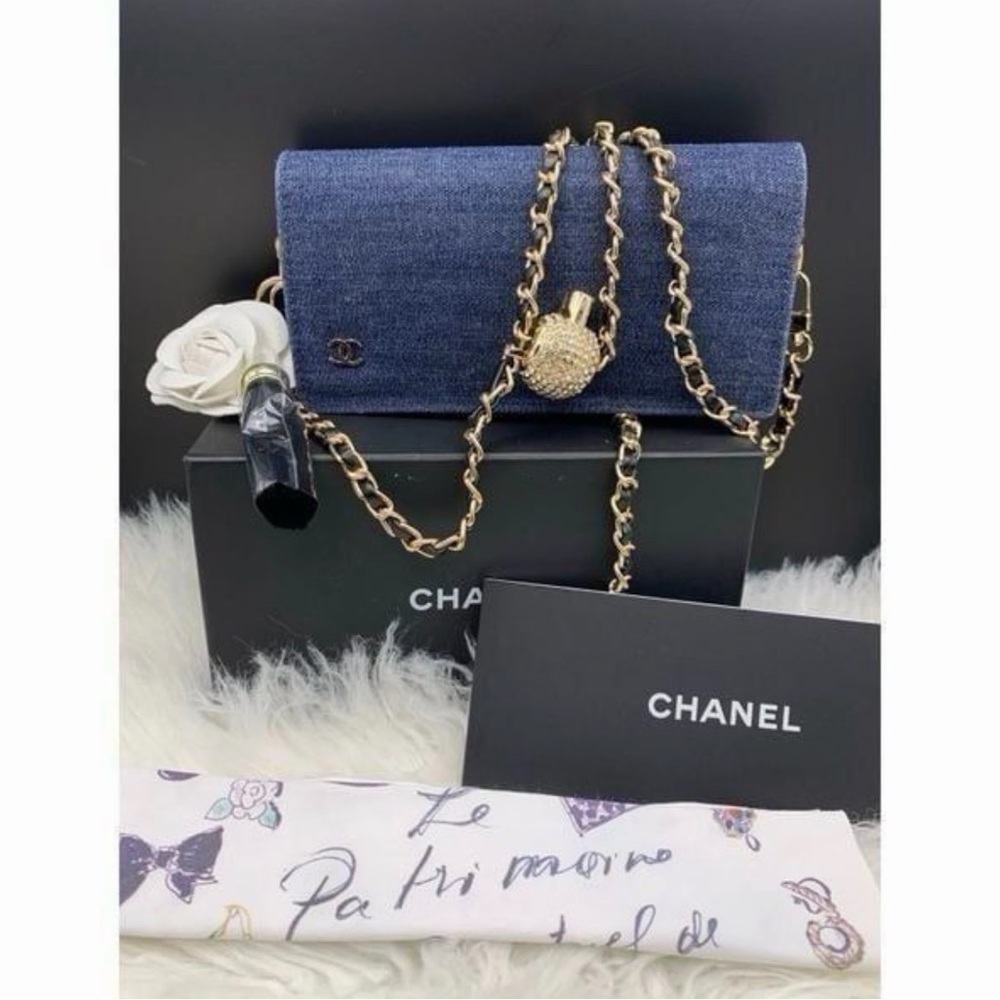 Extremely Rare Chanel Denim Quilted Sunglasses Case Crossbody Purse